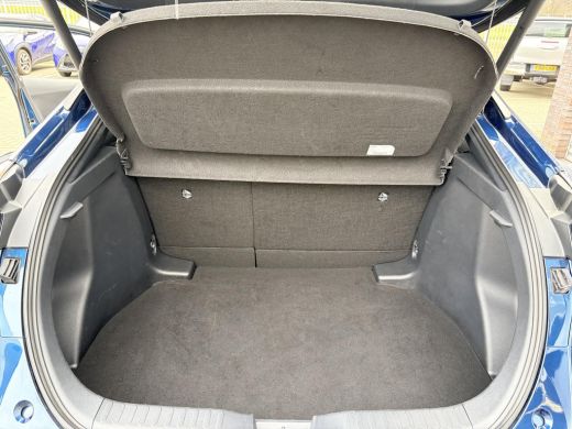 Toyota C-HR 1.8 Hybrid 140 First Edition ActivLease financial lease