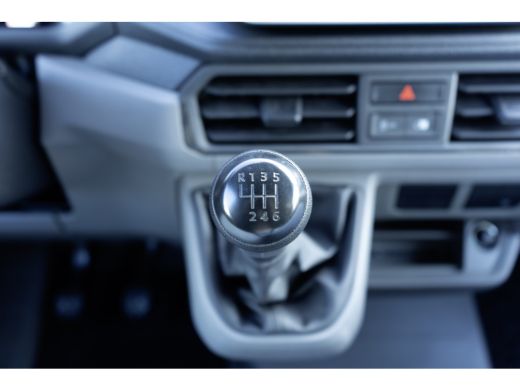 Volkswagen Crafter 2.0 TDI L3H3 Trendline | Facelift | 140PK | Carplay | Navi | Cruise | Airco | Trekhaak ActivLease financial lease