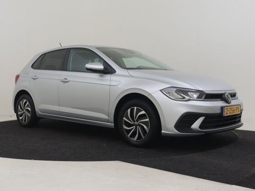Volkswagen Polo 1.0 TSI Life Edition 95pk | Camera achter | Adaptief cruise control | Parkeersensoren v+a |  Navi... ActivLease financial lease