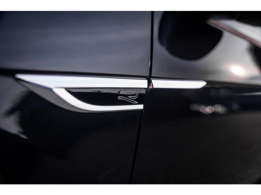 Volkswagen T-Roc 1.5 TSI R-Line | Cruise control adaptief | R-Line exterieur | Trekhaak met afneembare kogel ActivLease financial lease