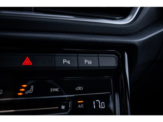 Volkswagen T-Roc 1.5 TSI R-Line | Cruise control adaptief | R-Line exterieur | Trekhaak met afneembare kogel ActivLease financial lease