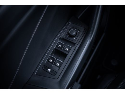 Volkswagen T-Roc 1.5 TSI R-Line | Cruise control adaptief | R-Line exterieur | Trekhaak met afneembare kogel ActivLease financial lease