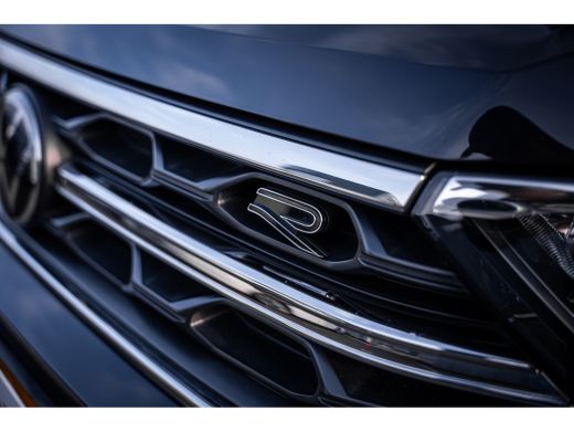 Volkswagen T-Roc 1.5 TSI R-Line | Cruise control adaptief | R-Line exterieur | Trekhaak met afneembare kogel ActivLease financial lease