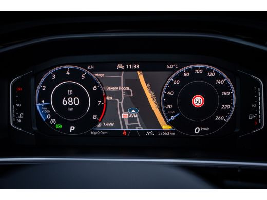 Volkswagen T-Roc 1.5 TSI R-Line | Cruise control adaptief | R-Line exterieur | Trekhaak met afneembare kogel ActivLease financial lease