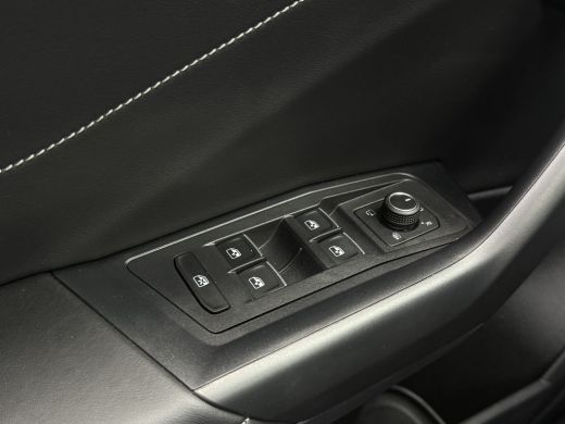 Volkswagen T-Roc 1.5 TSI R-Line Edition Panorama | ACC | Stuur/stoelverwarming ActivLease financial lease