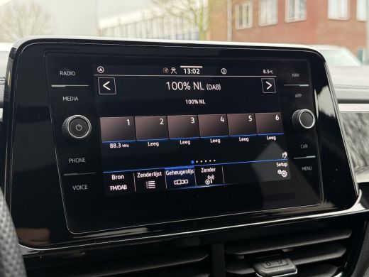 Volkswagen T-Roc 1.5 TSI R-Line Edition Panorama | ACC | Stuur/stoelverwarming ActivLease financial lease