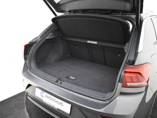 Volkswagen T-Roc 1.5 TSI Sport 150 pk DSG/AUTO | Dodehoekdetectie  | Navigatie | Adaptief cruise control | Camera ... ActivLease financial lease