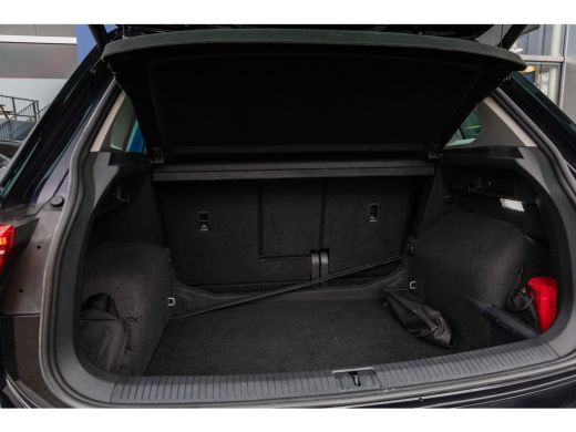 Volkswagen Tiguan 1.5 TSI Life Business | Trekhaak-uitklapbaar | Cruise adaptief | Camera | Stuur+stoel verwarming ... ActivLease financial lease