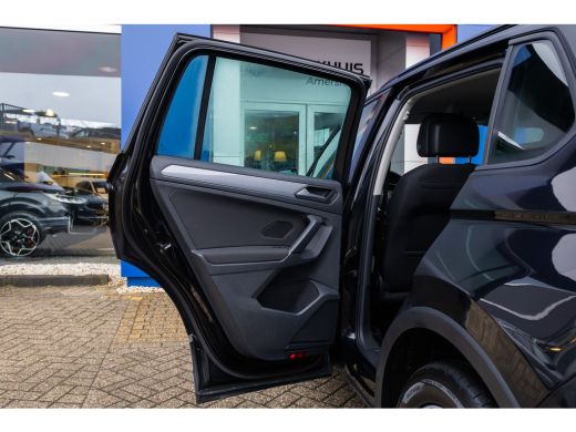 Volkswagen Tiguan 1.5 TSI Life Business | Trekhaak-uitklapbaar | Cruise adaptief | Camera | Stuur+stoel verwarming ... ActivLease financial lease