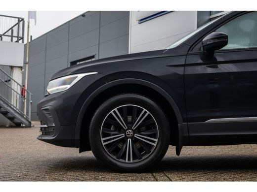 Volkswagen Tiguan 1.5 TSI Life Business | Trekhaak-uitklapbaar | Cruise adaptief | Camera | Stuur+stoel verwarming ... ActivLease financial lease