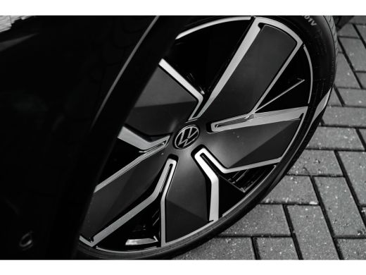 Volkswagen Tiguan R-Line Edition - eHybrid Automaat | Panoramisch schuif-, kanteldak, elektrisch bedienbaar ActivLease financial lease