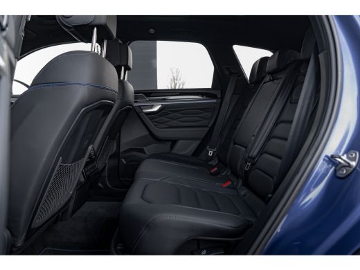 Volkswagen Touareg 3.0 TSi eHybrid 462pk 4MOTION R | Panoramadak | Trekhaak | 22" | Luchtvering | 360 Camera ActivLease financial lease