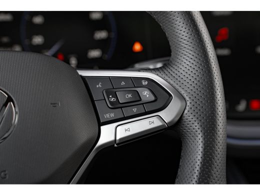 Volkswagen Touareg 3.0 TSi eHybrid 462pk 4MOTION R | Panoramadak | Trekhaak | 22" | Luchtvering | 360 Camera ActivLease financial lease