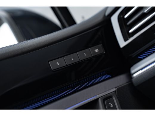 Volkswagen Touareg 3.0 TSi eHybrid 462pk 4MOTION R | Panoramadak | Trekhaak | 22" | Luchtvering | 360 Camera ActivLease financial lease