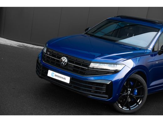 Volkswagen Touareg 3.0 TSi eHybrid 462pk 4MOTION R | Panoramadak | Trekhaak | 22" | Luchtvering | 360 Camera ActivLease financial lease