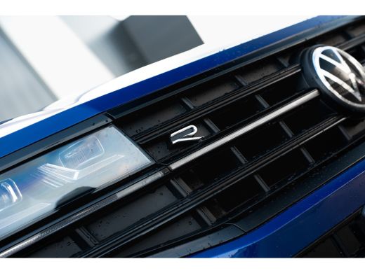 Volkswagen Touareg 3.0 TSi eHybrid 462pk 4MOTION R | Panoramadak | Trekhaak | 22" | Luchtvering | 360 Camera ActivLease financial lease