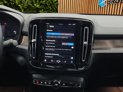 Volvo  C40 Recharge Twin Intro Edition 78 kWh 408pk | Harman/Kardon | 360 Camera | Pilot Assist | Panoramadak ActivLease financial lease