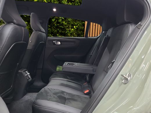 Volvo  C40 Recharge Twin Intro Edition 78 kWh 408pk | Harman/Kardon | 360 Camera | Pilot Assist | Panoramadak ActivLease financial lease