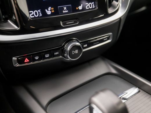 Volvo  V60 2.0 B3 Sport 177Pk Automaat (APPLE CARPLAY, LEDER, CAMERA, GETINT GLAS, STUUR/STOELVERWARMING, EL... ActivLease financial lease