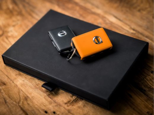 Volvo  V60 2.0 B3 Sport 177Pk Automaat (APPLE CARPLAY, LEDER, CAMERA, GETINT GLAS, STUUR/STOELVERWARMING, EL... ActivLease financial lease