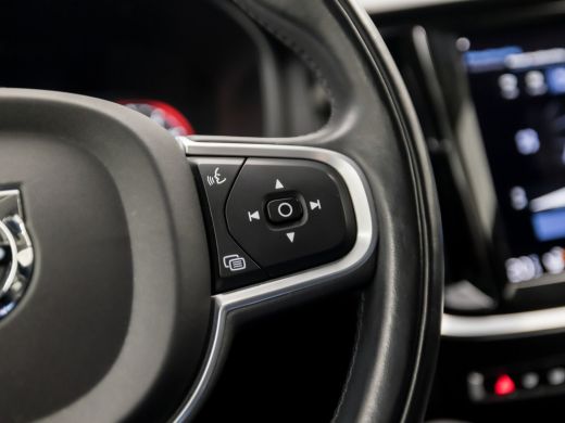 Volvo  V60 2.0 B3 Sport 177Pk Automaat (APPLE CARPLAY, LEDER, CAMERA, GETINT GLAS, STUUR/STOELVERWARMING, EL... ActivLease financial lease