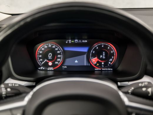 Volvo  V60 2.0 B3 Sport 177Pk Automaat (APPLE CARPLAY, LEDER, CAMERA, GETINT GLAS, STUUR/STOELVERWARMING, EL... ActivLease financial lease