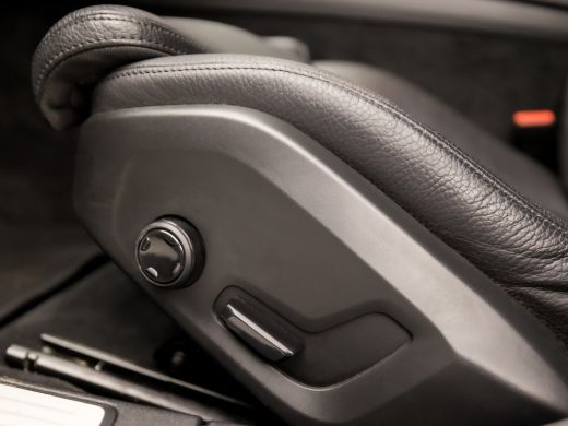 Volvo  V60 2.0 B3 Sport 177Pk Automaat (APPLE CARPLAY, LEDER, CAMERA, GETINT GLAS, STUUR/STOELVERWARMING, EL... ActivLease financial lease