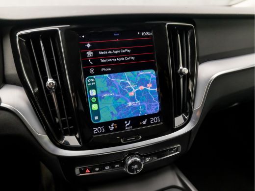 Volvo  V60 2.0 B3 Sport 177Pk Automaat (APPLE CARPLAY, LEDER, CAMERA, GETINT GLAS, STUUR/STOELVERWARMING, EL... ActivLease financial lease