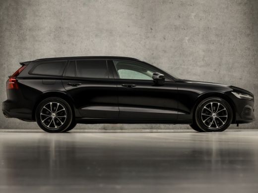 Volvo  V60 2.0 B3 Sport 177Pk Automaat (APPLE CARPLAY, LEDER, CAMERA, GETINT GLAS, STUUR/STOELVERWARMING, EL... ActivLease financial lease