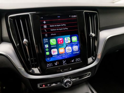 Volvo  V60 2.0 B3 Sport 177Pk Automaat (APPLE CARPLAY, LEDER, CAMERA, GETINT GLAS, STUUR/STOELVERWARMING, EL... ActivLease financial lease