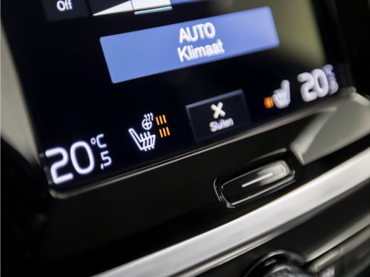 Volvo  V60 2.0 B3 Sport 177Pk Automaat (APPLE CARPLAY, LEDER, CAMERA, GETINT GLAS, STUUR/STOELVERWARMING, EL... ActivLease financial lease