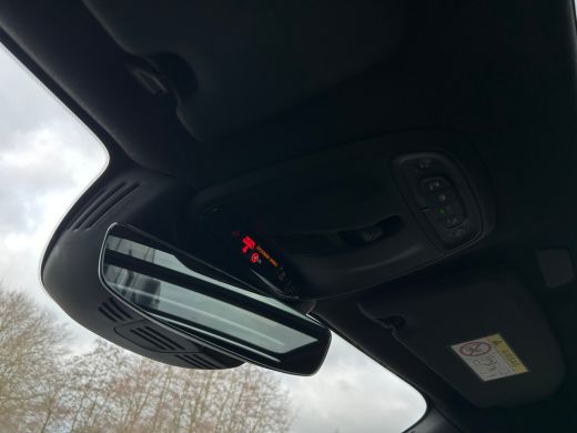 Volvo  XC40 1.5 T5 Plug-in hybrid Ultimate Dark | Panoramadak | Trekhaak | 21" | Camera | ActivLease financial lease