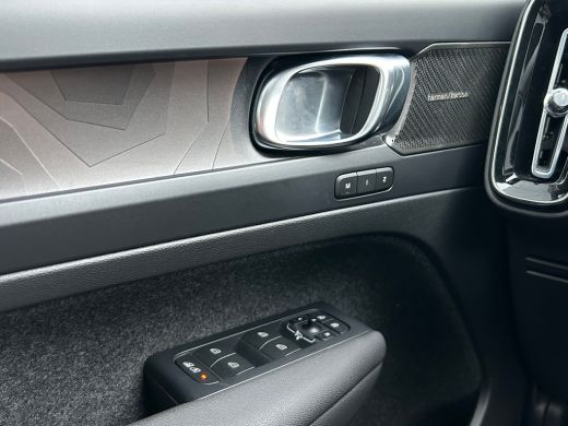 Volvo  XC40 1.5 T5 Plug-in hybrid Ultimate Dark | Panoramadak | Trekhaak | 21" | Camera | ActivLease financial lease