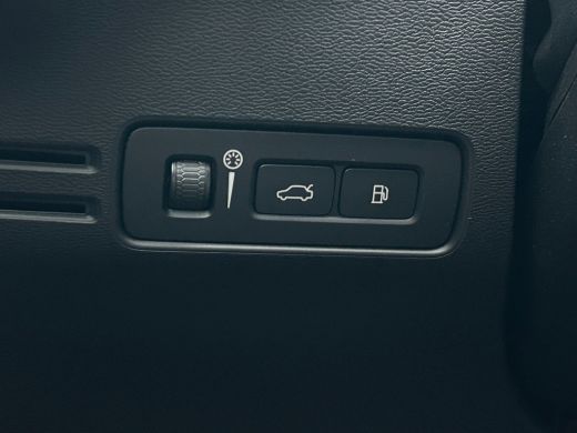 Volvo  XC40 1.5 T5 Plug-in hybrid Ultimate Dark | Panoramadak | Trekhaak | 21" | Camera | ActivLease financial lease