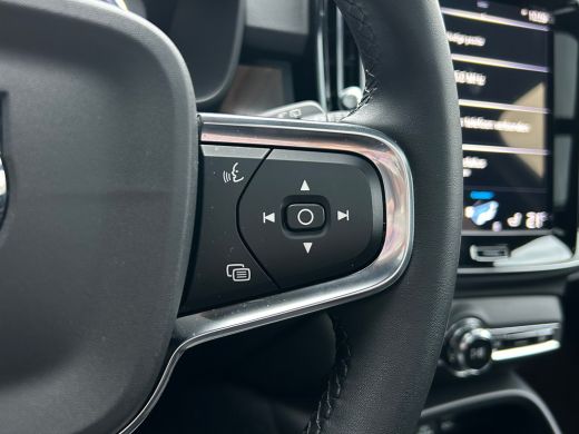 Volvo  XC40 1.5 T5 Plug-in hybrid Ultimate Dark | Panoramadak | Trekhaak | 21" | Camera | ActivLease financial lease