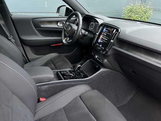 Volvo  XC40 1.5 T5 Plug-in hybrid Ultimate Dark | Panoramadak | Trekhaak | 21" | Camera | ActivLease financial lease