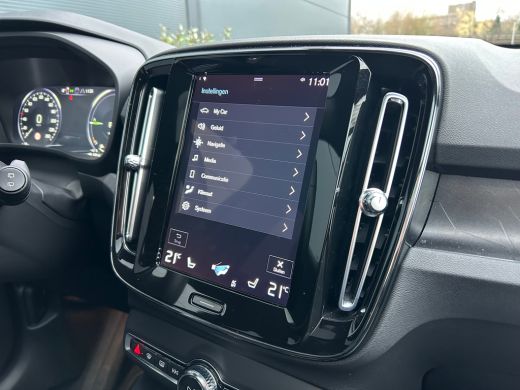 Volvo  XC40 1.5 T5 Plug-in hybrid Ultimate Dark | Panoramadak | Trekhaak | 21" | Camera | ActivLease financial lease