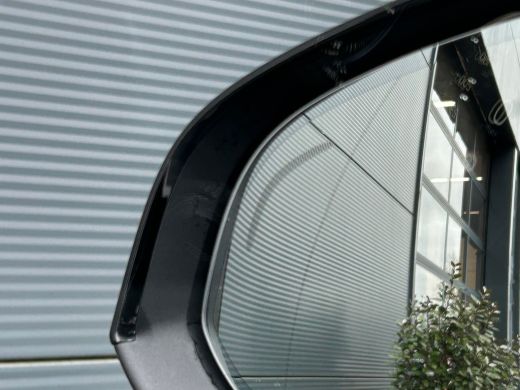 Volvo  XC40 1.5 T5 Plug-in hybrid Ultimate Dark | Panoramadak | Trekhaak | 21" | Camera | ActivLease financial lease