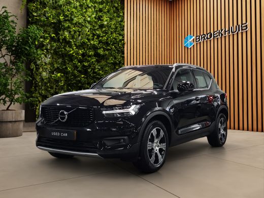 Volvo  XC40 2.0 T4 Inscription | Achteruitrijcamera | Cruise control adaptief | Stuurwiel verwarmd