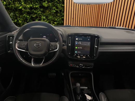 Volvo  XC40 Recharge P8 AWD R-Design 408pk | Trekhaak | Harman/Kardon | Panoramadak | Memory | Stuur/stoelver... ActivLease financial lease