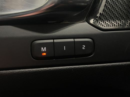 Volvo  XC40 Recharge P8 AWD R-Design 408pk | Trekhaak | Harman/Kardon | Panoramadak | Memory | Stuur/stoelver... ActivLease financial lease