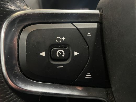 Volvo  XC40 Recharge P8 AWD R-Design 408pk | Trekhaak | Harman/Kardon | Panoramadak | Memory | Stuur/stoelver... ActivLease financial lease