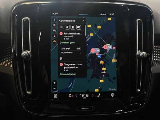 Volvo  XC40 Recharge P8 AWD R-Design 408pk | Trekhaak | Harman/Kardon | Panoramadak | Memory | Stuur/stoelver... ActivLease financial lease