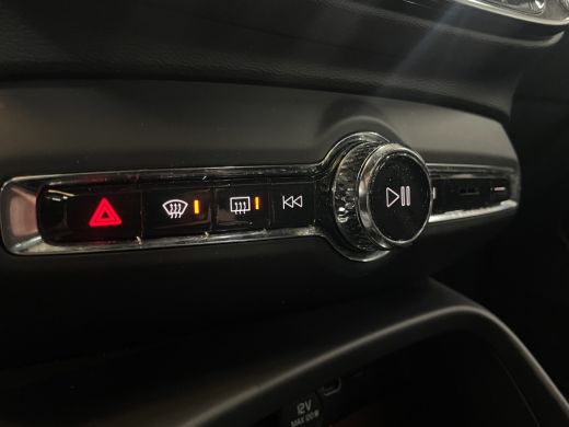 Volvo  XC40 Recharge P8 AWD R-Design 408pk | Trekhaak | Harman/Kardon | Panoramadak | Memory | Stuur/stoelver... ActivLease financial lease