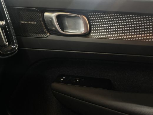 Volvo  XC40 Recharge P8 AWD R-Design 408pk | Trekhaak | Harman/Kardon | Panoramadak | Memory | Stuur/stoelver... ActivLease financial lease