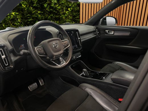 Volvo  XC40 Recharge P8 AWD R-Design 408pk | Trekhaak | Harman/Kardon | Panoramadak | Memory | Stuur/stoelver... ActivLease financial lease