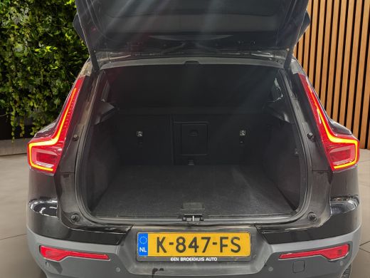 Volvo  XC40 Recharge P8 AWD R-Design 408pk | Trekhaak | Harman/Kardon | Panoramadak | Memory | Stuur/stoelver... ActivLease financial lease