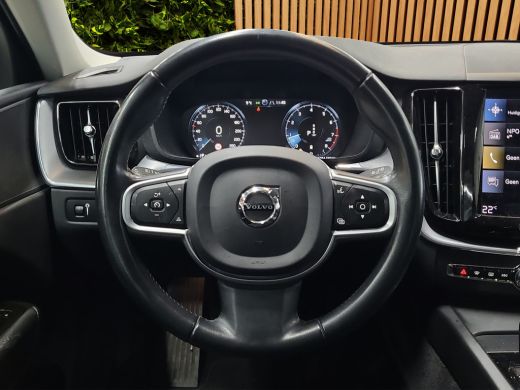 Volvo  XC60 2.0 B5 Business Pro | Trekhaak | Camera | Keyless | Adaptive Cruise ActivLease financial lease