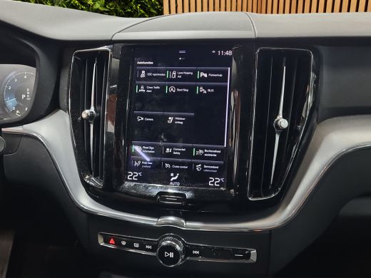 Volvo  XC60 2.0 B5 Business Pro | Trekhaak | Camera | Keyless | Adaptive Cruise ActivLease financial lease