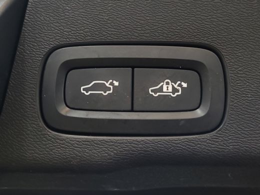 Volvo  XC60 2.0 B5 Business Pro | Trekhaak | Camera | Keyless | Adaptive Cruise ActivLease financial lease